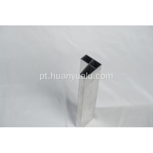 Extrusão de perfis de cofragem de alumínio